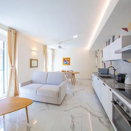 New Apt, Free Parking 2 Min From The Sea Apartment *
