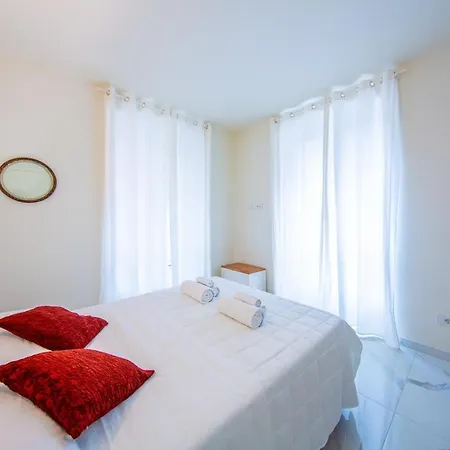 New Apt, Free Parking 2 Min From The Sea